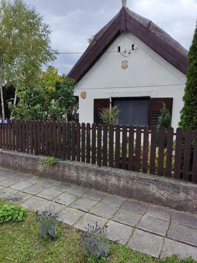 Lovely Cottage Home Velence Exterior foto